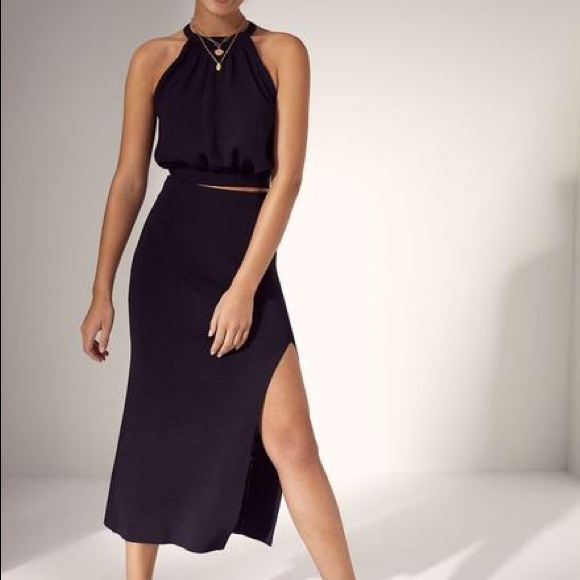 Aritzia Dresses & Skirts - Wilfred Aritzia black ribbed midi skirt with slit